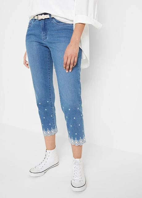 Jean Mom 7/8 Extensible Avec Broderie Ajourée 2 Jean Mom 7/8 Extensible Avec Broderie Ajourée – Image 2